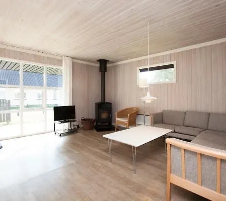 Ho Three-bedroom 04 *